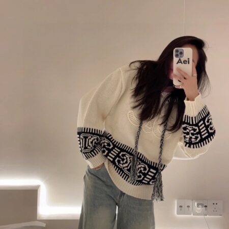 EMBROIDERED PATTERN CASUAL LOOSE KNIT TOP